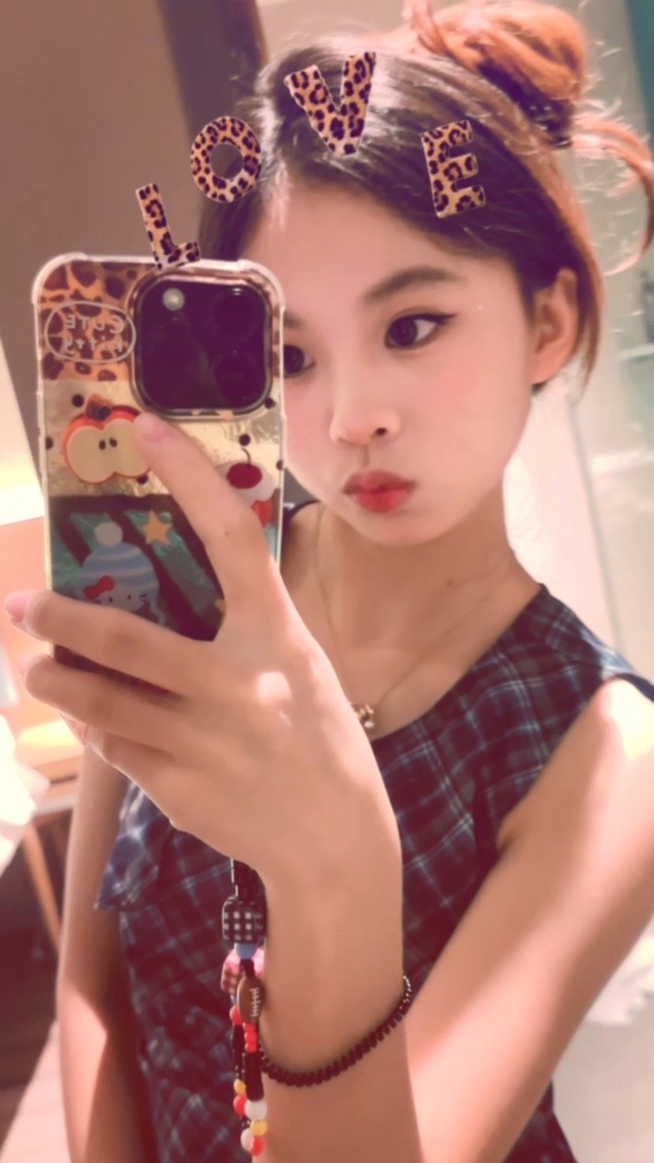 小小的小孩今天有没有哭